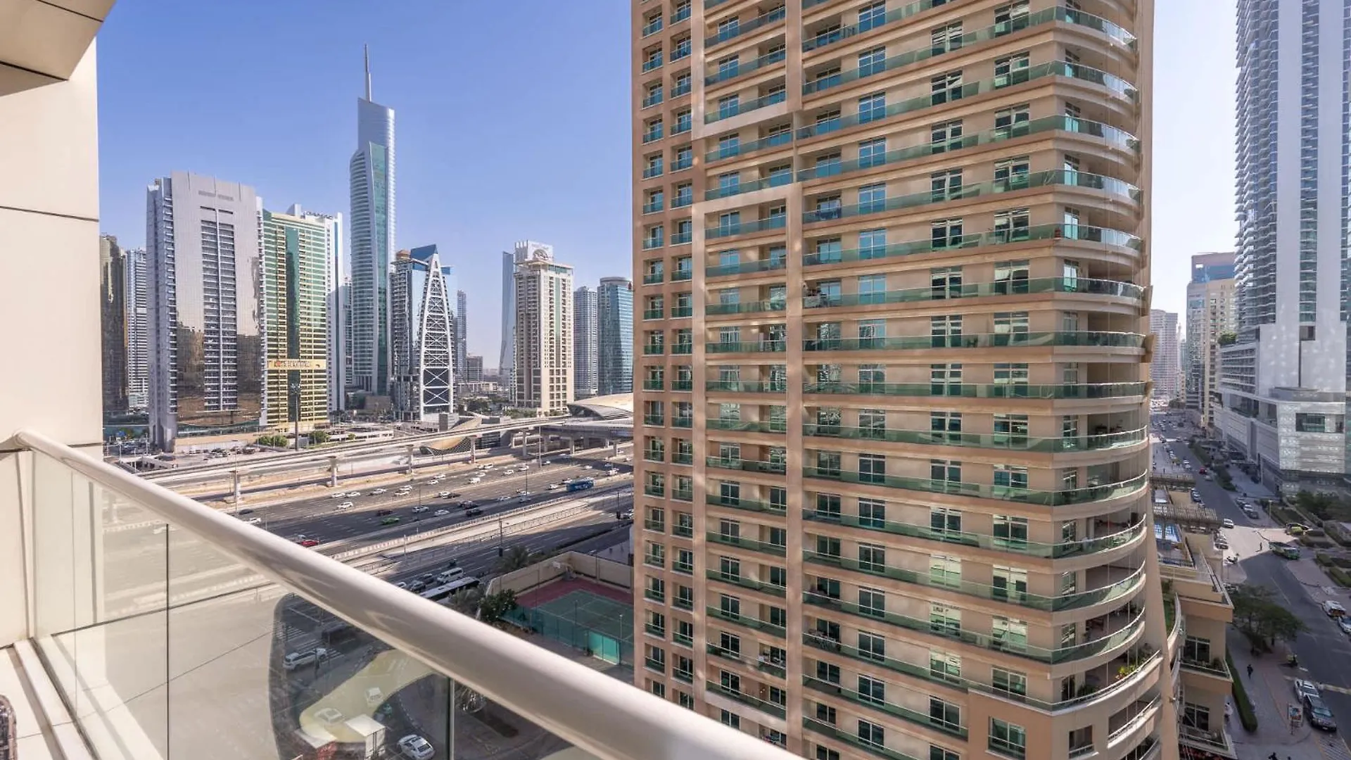 Warm 1-Bedroom Apartment At West Avenue Tower Near Marina Beach! Dubai 0*,  United Arab Emirates