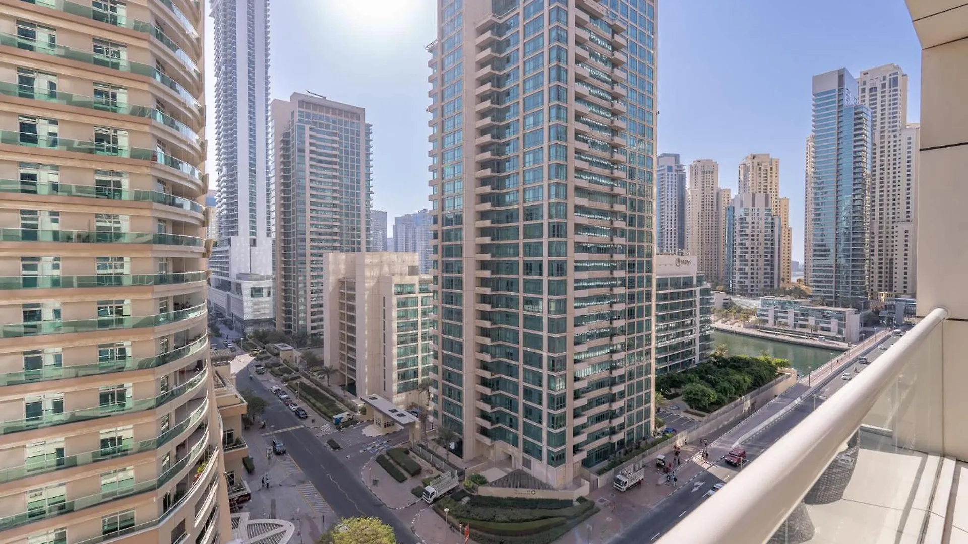 Warm 1-Bedroom Apartment At West Avenue Tower Near Marina Beach! Dubai