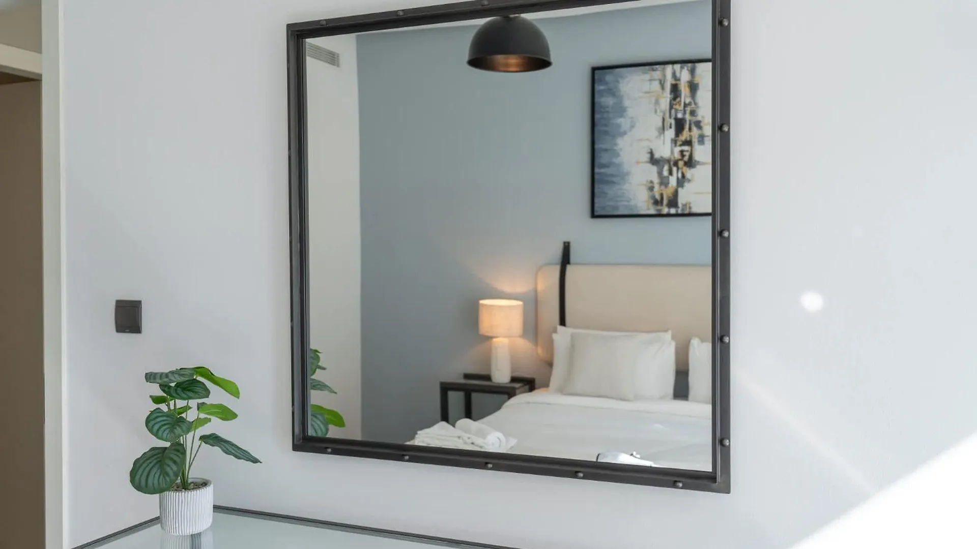 Warm 1-Bedroom Apartment At West Avenue Tower Near Marina Beach! Dubai