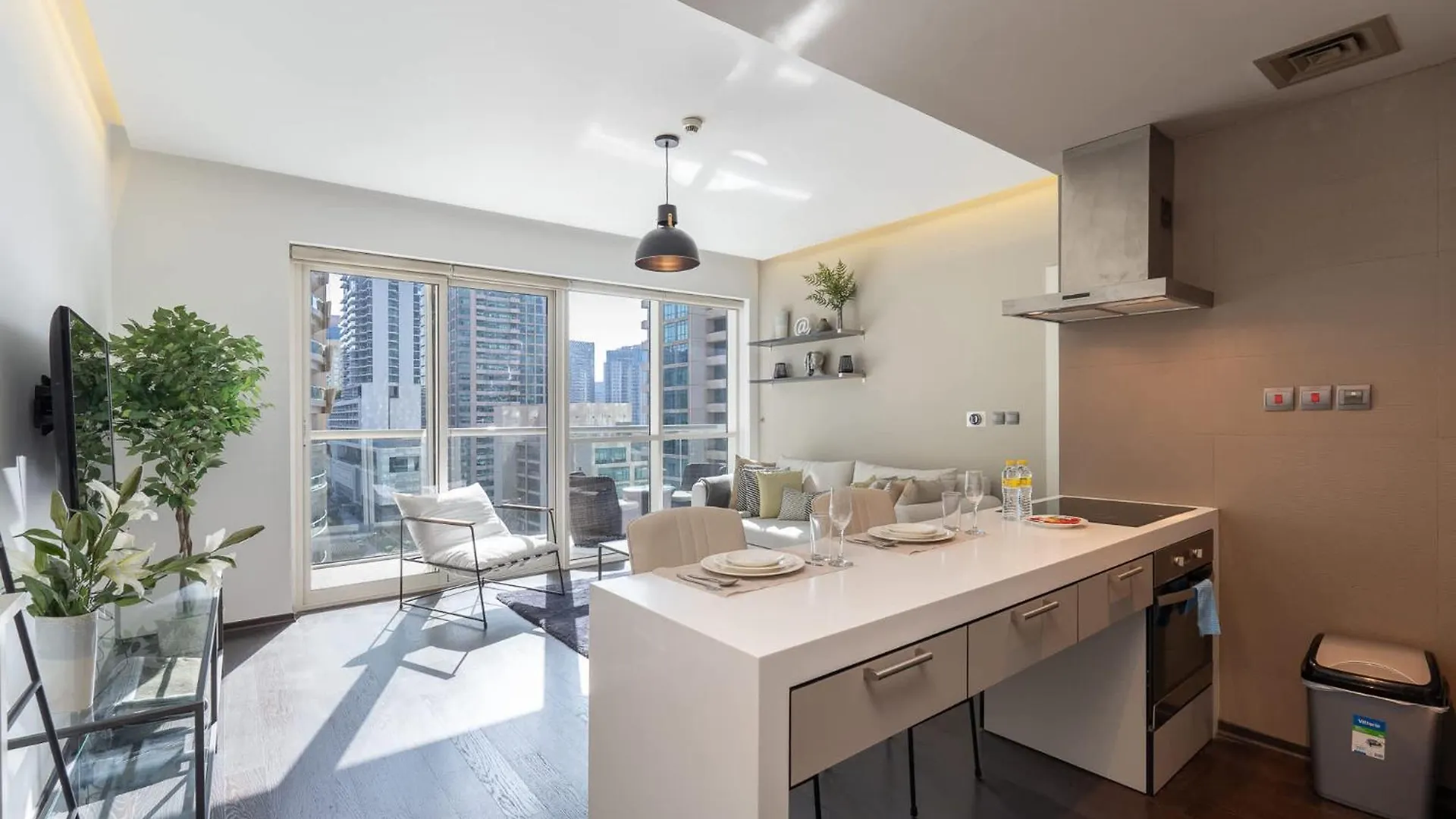 Warm 1-Bedroom Apartment At West Avenue Tower Near Marina Beach! Dubai