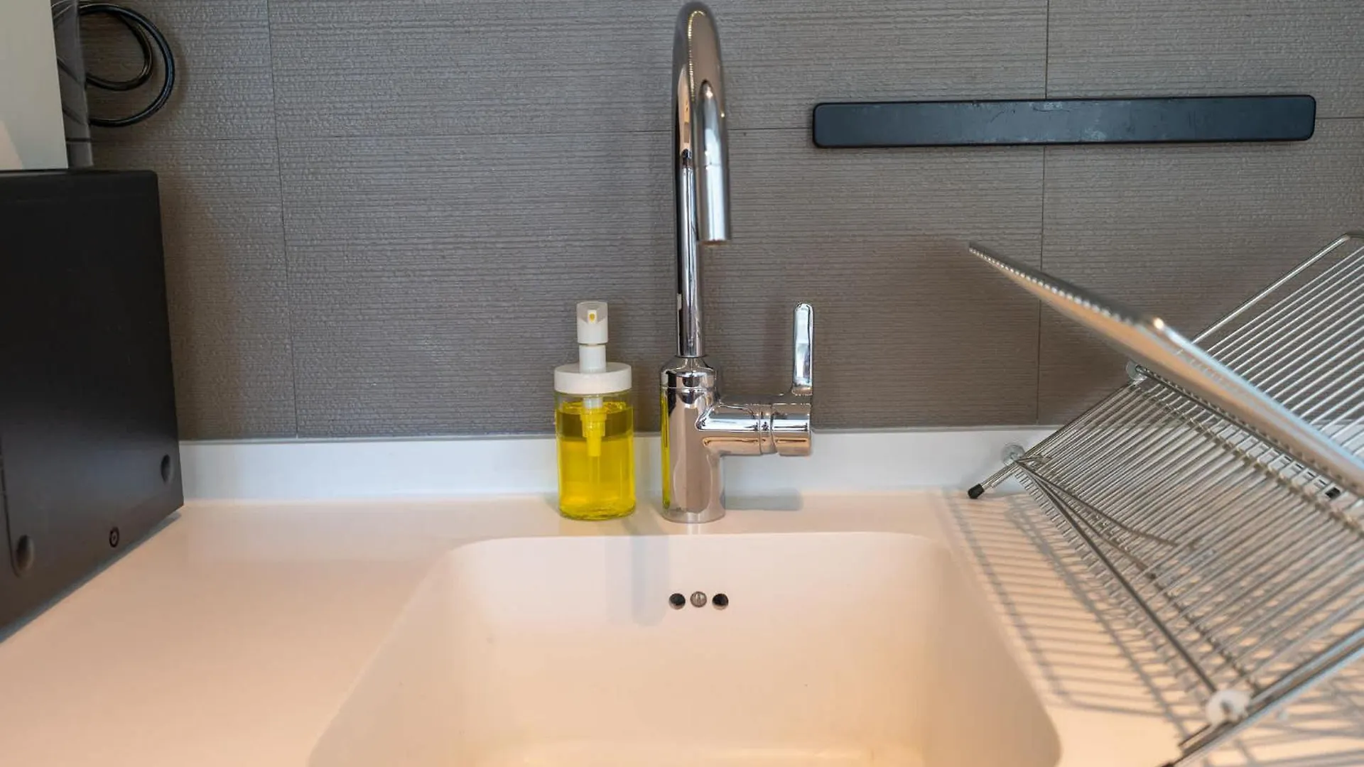 Warm 1-Bedroom Apartment At West Avenue Tower Near Marina Beach! Dubaj